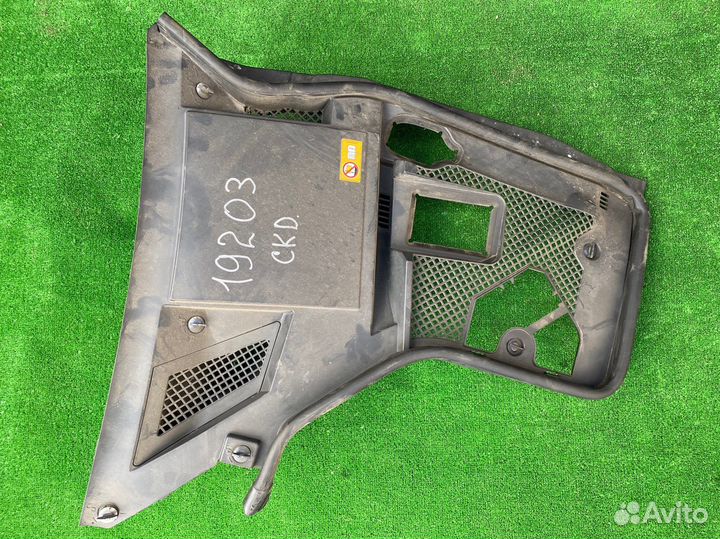 Крышка двигателя mercedes c-class