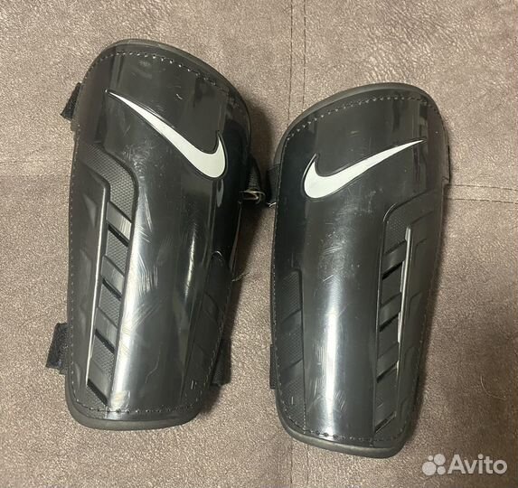 Щитки футбольные nike