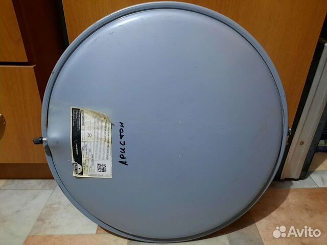 Расширительный бак на котёл аристон. б/у 6 месяцев