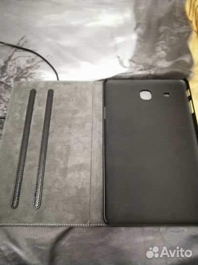 Чехлы и стекла на старенькие модели смартфонов