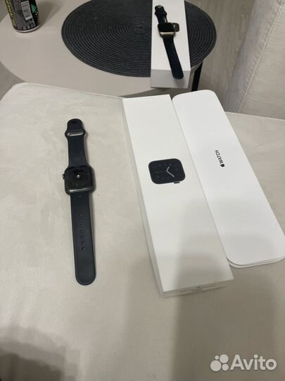 Apple Watch SE 100% аккумулятор