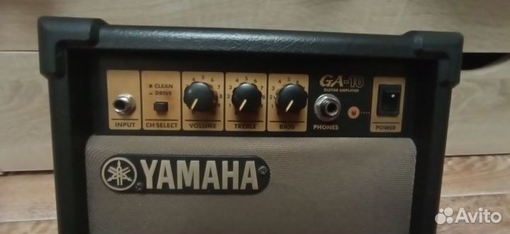 Гитарный комбоусилитель yamaha ga-10