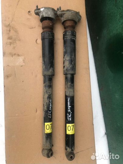 Задний амортизатор левый и правый Mercedes E-Class