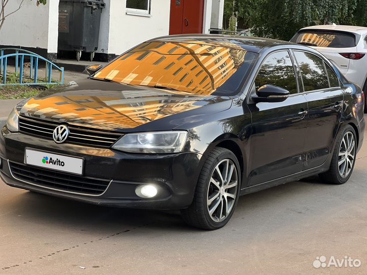 Volkswagen Jetta 1.6 AT, 2013, 321 000 км