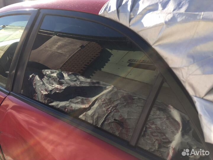 Стекло двери Mazda 6 GG