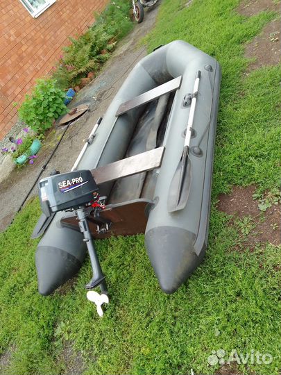Лодка с мотором 2,6 лс