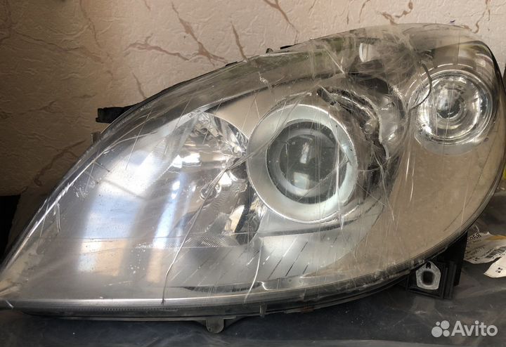 Фара под восстановление Mercedes-Benz