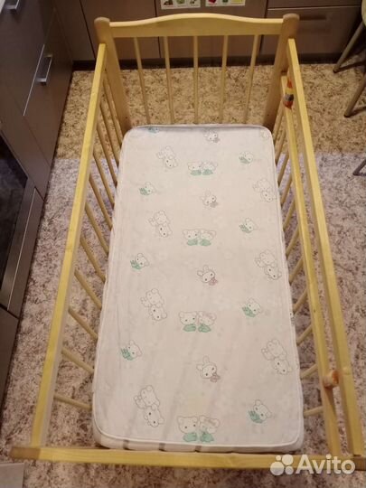 Детская кровать с маятником + матрас