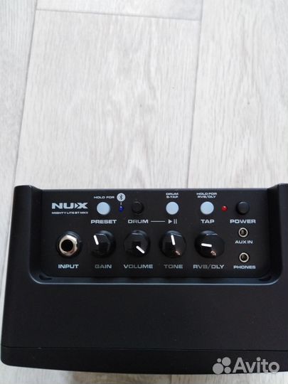 Гитарный комбик с процессором Nux