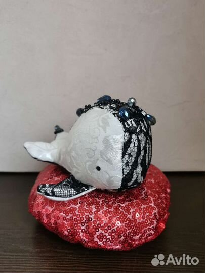 Игрушка ручной работы кит