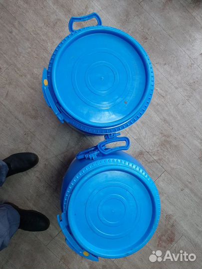 Бак для воды 40л б/у/бочка пластиковая