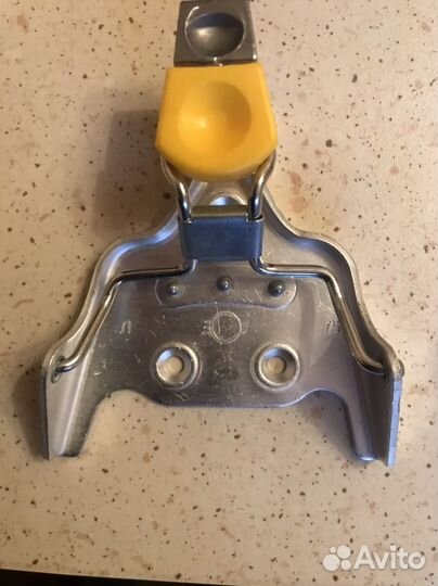 Новое. Крепление для лыж СССР алюминий на 3 штыря