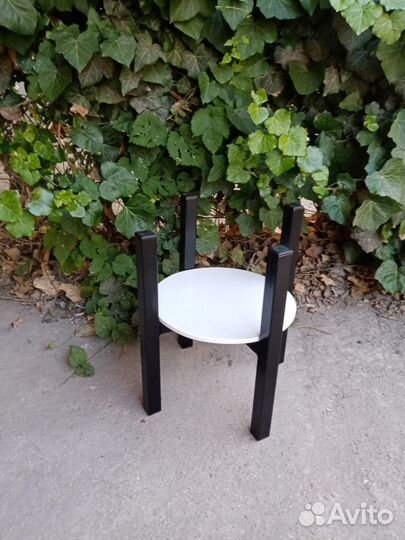 Напольная подставка под тяжелые цветочные горшки