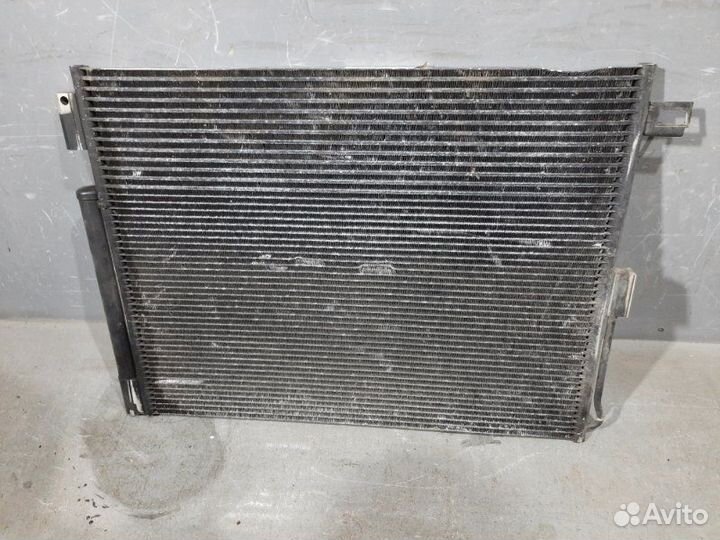 Радиатор кондиционера Jeep Grand Cherokee WK2