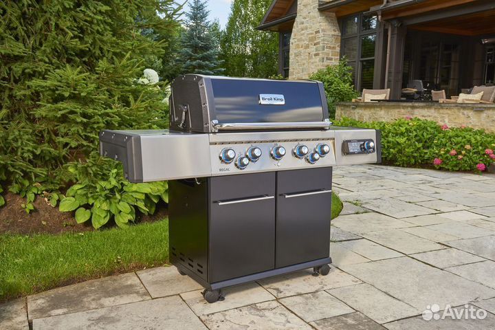 Газовый гриль Broil King Regal Q 590