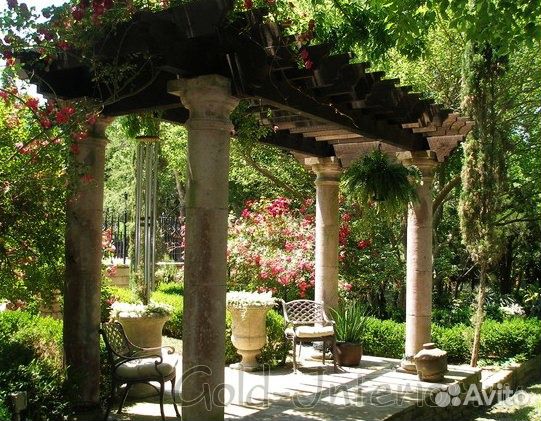 Колонна римская архитектурная входная группа