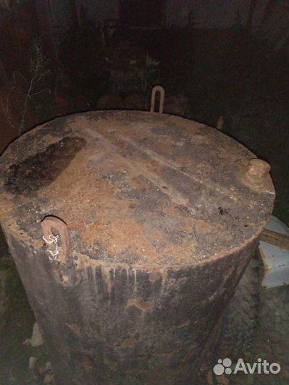 Емкость, бочка, бак метал 0,8 м3. 900х1280 мм