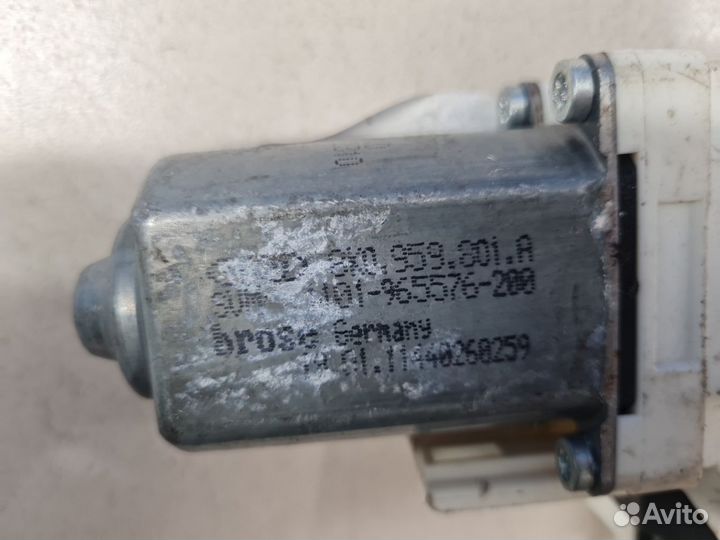 Моторчик стеклоподъёмника левый Audi Q7 4L 2005-20