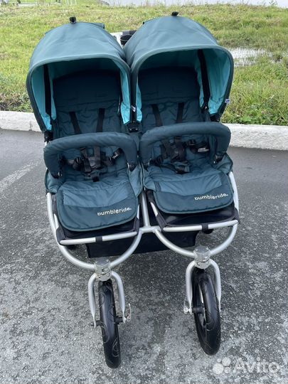 Коляска для двойни bumbleride