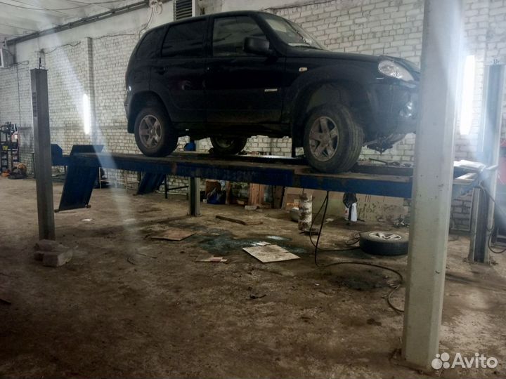 Подъемник автомобильный 4 стоечный