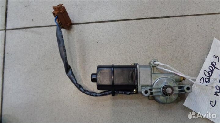 Моторчик люка Land Rover Discovery 3 2004-2009