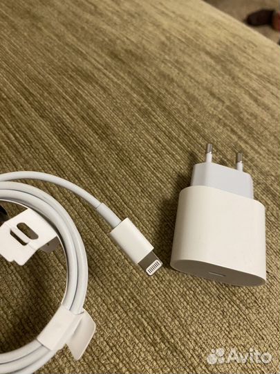 Зарядка на iPhone 20w