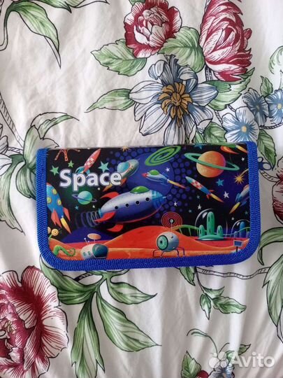 Пенал и деревянная азбука