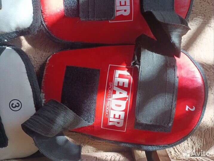 Обувь и щитки