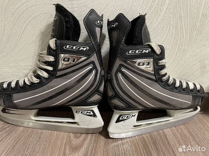 Коньки CCM 01