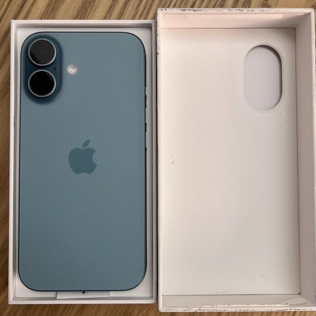 iPhone 16, 128 ГБ, SIM + eSIM