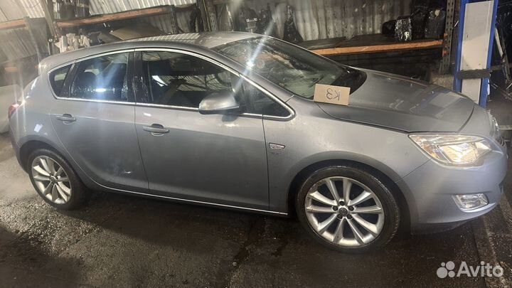 Разбор на запчасти Opel Astra J 2010 A16XER