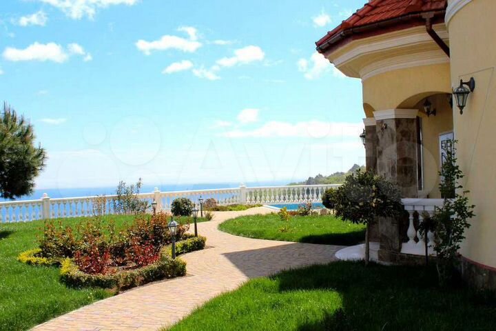 Дом 410 м² на участке 20 сот.