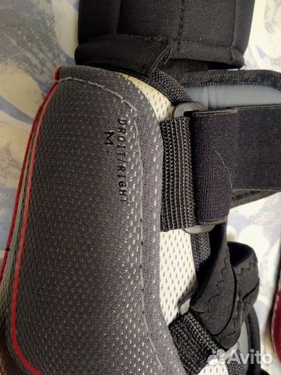 Налокотники хоккейные sr m