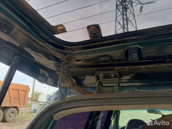 Задняя дверь Ford explorer 2
