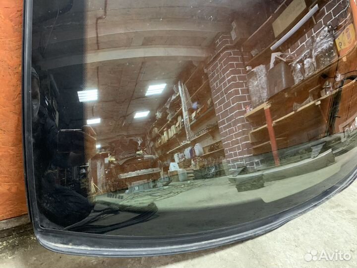 Стекло заднее Mercedes w221