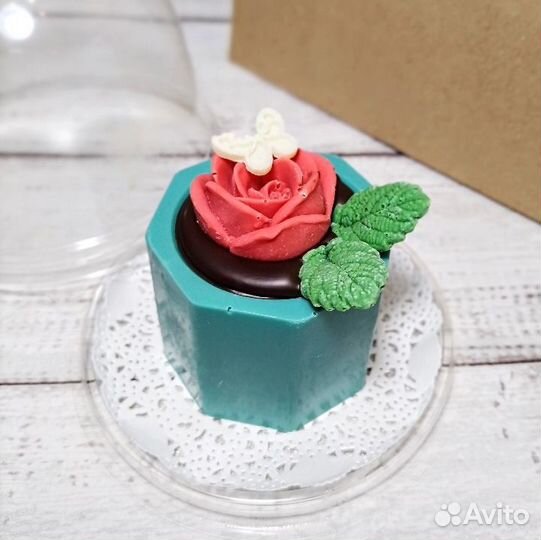 Цветочек в горшке из шоколада, пианино, туфельке