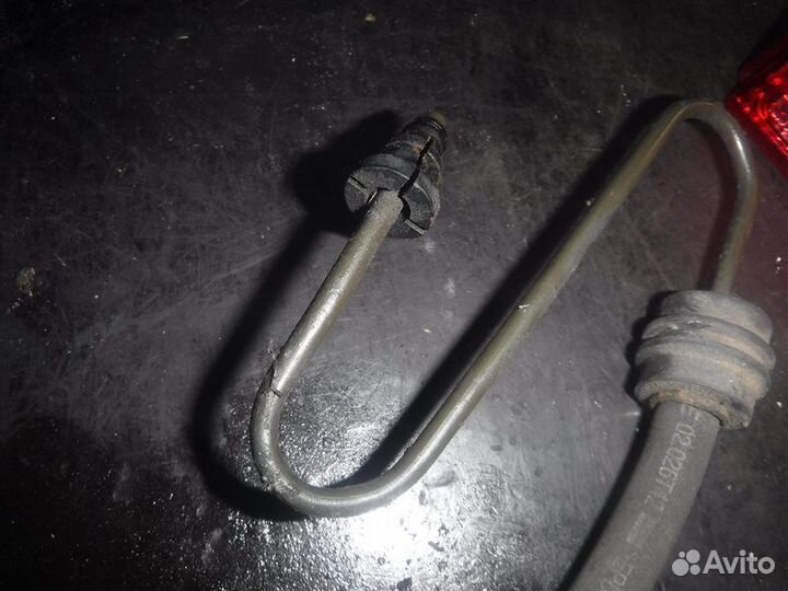 Трубка цилиндра сцепления Volkswagen Caddy