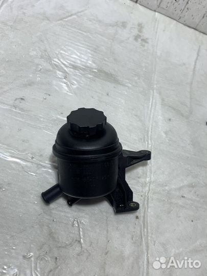 Бачок гидроусилителя мерседес 2.2