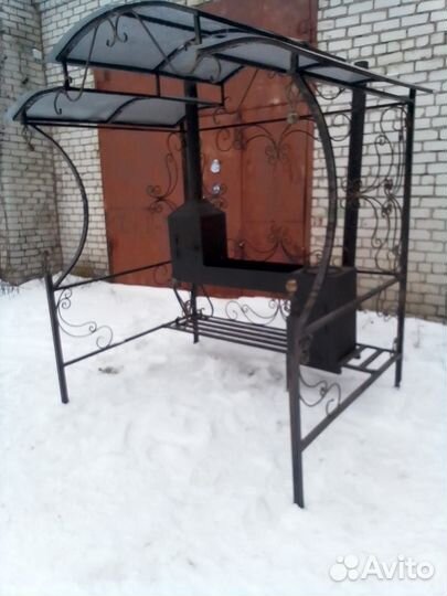 Мангал+подказан под крышей