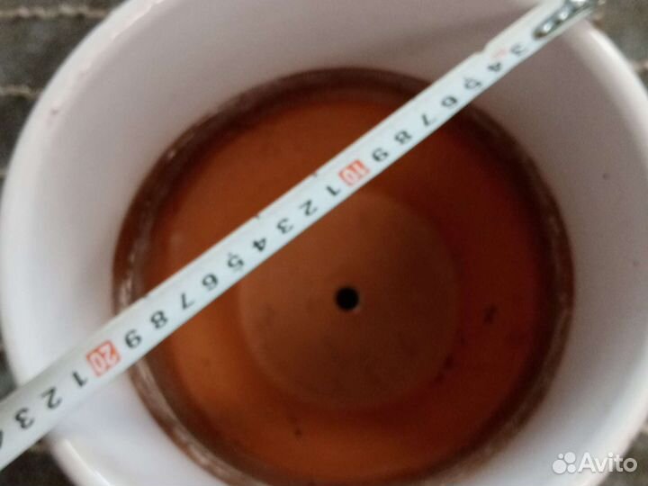 Большой цветочный горшок