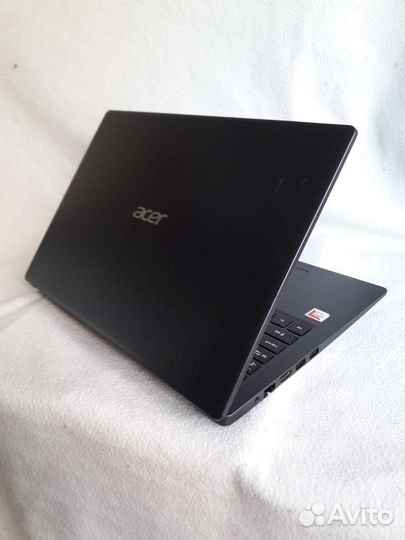 Стильный ноутбук Acer AMD A4, Radeon R3, 4/SSD 256