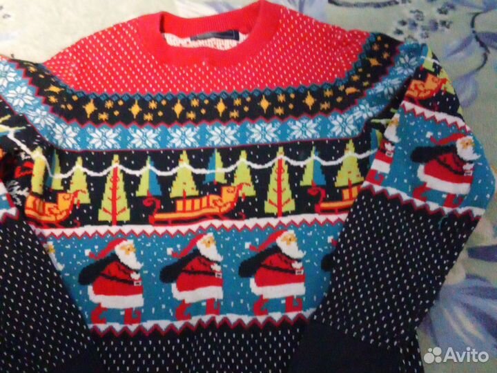 Свитер 122-128, и 116-122 в новогодней тематике