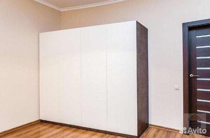 Распашной шкаф