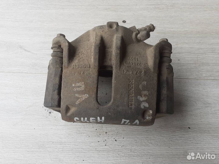 Суппорт передний левый Megane 2 Scenic 2