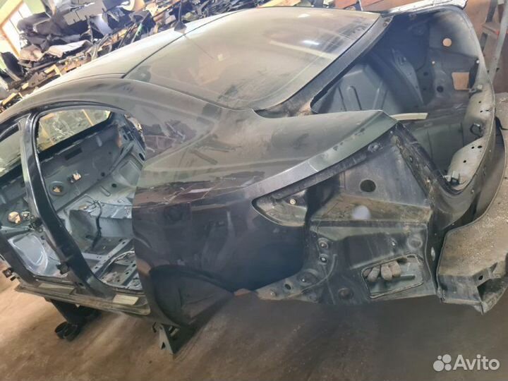 Задняя часть Renault Fluence седан M4R 2011