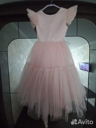 Платья праздничные