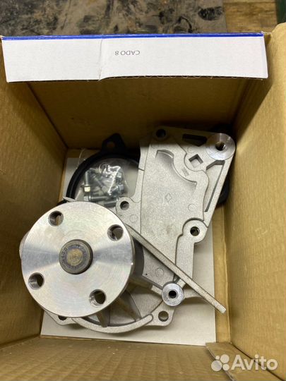 Продам водяной насос ford