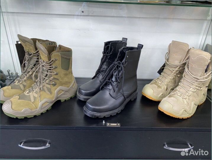 Трекинговые ботинки lowa средние