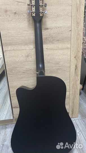 Акустическая гитара