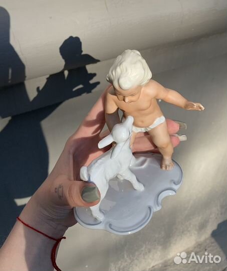 Статуэтка Мальчик с ягненком